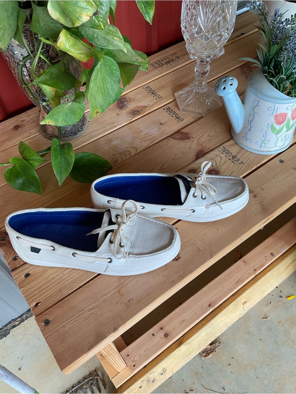 Sperry Canvas Boat Shoes - White. Size 10 - Picture 2 of 8